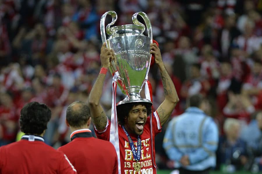 O zagueiro Dante conquistou a Liga dos Campeões pelo Bayern de Munique em 2013
