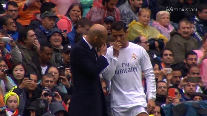 Cristiano Ronaldo e Zidane - substituição