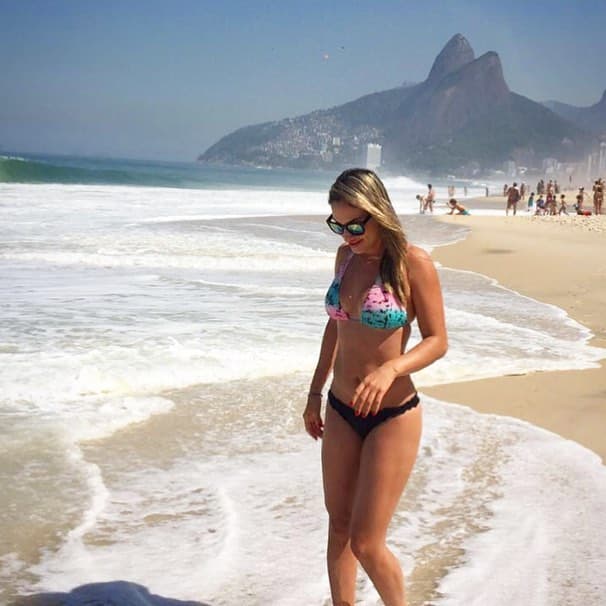 Mariana curtindo praia no Rio de Janeiro