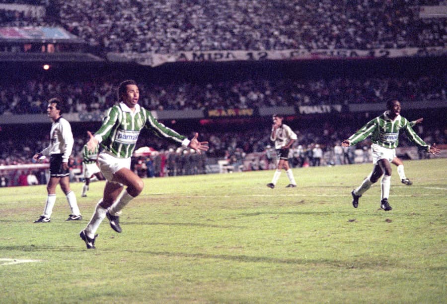 Palmeiras X Corinthians 1993 (Foto:DJALMA VASSAO)