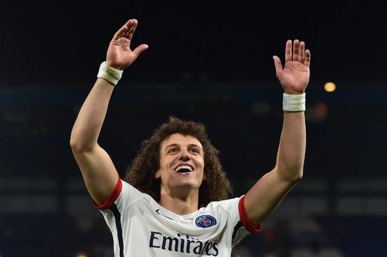 O zagueiro David Luiz foi comprado pelo PSG por 62.6 milhões de euros