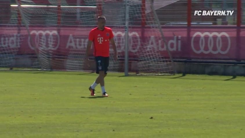 Ribery é destaque em treino do Bayern com golaço de voleio