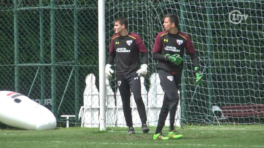 Lucas Gomes e Denis fazem belas defesas em treino do São Paulo