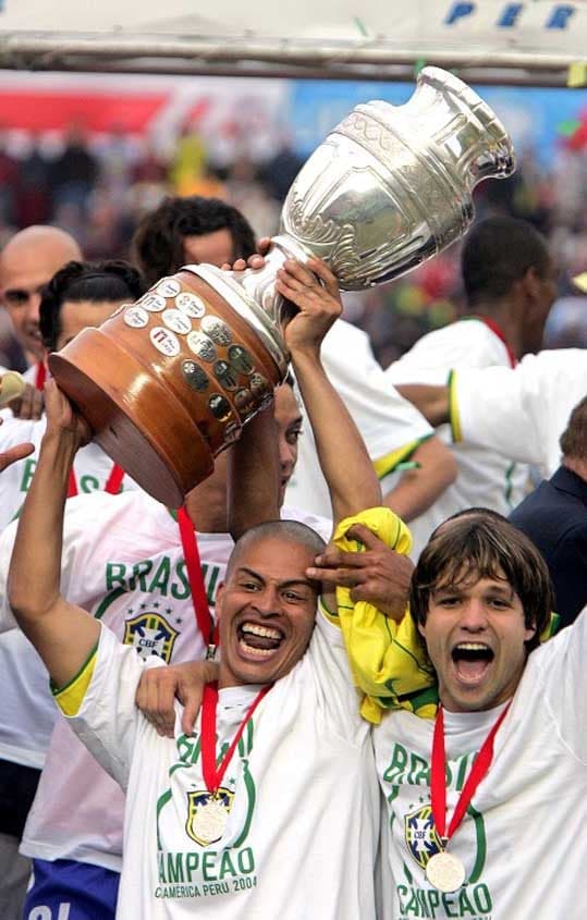 Em 2004, novo título da Copa América de Alex com a Seleção Brasileira