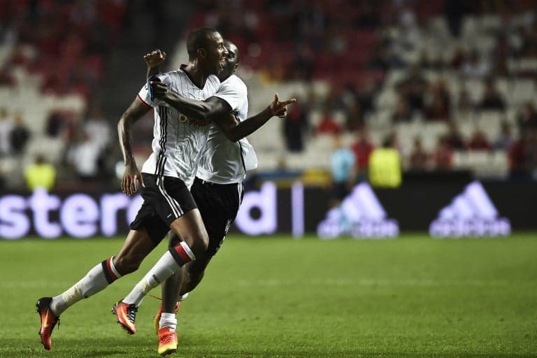 Talisca anotou o gol do Besiktas no empate com o Benfica