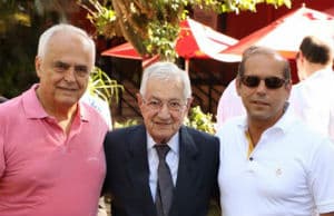 MOBILE Leco posa para foto com o patrono Laudo Natel e o agora ex-vice, Roberto Natel