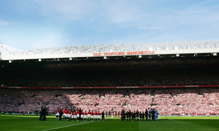 No dia 10/2/2008, o clássico Manchester United x Manchester City homenageou as vítimas do acidente de Munique