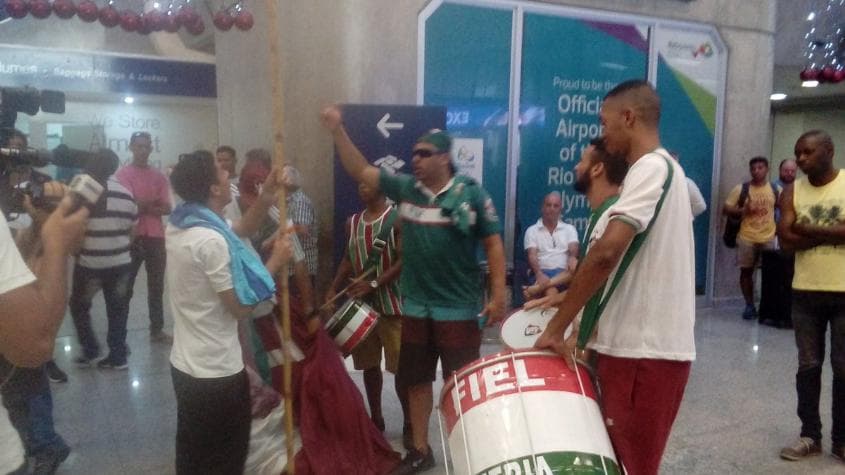 Torcida do Fluminense - Desembarque dos reforços