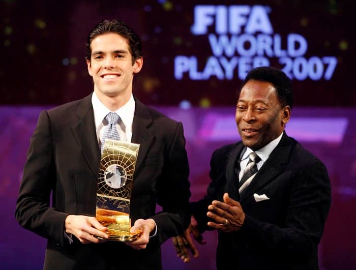 Kaká vencendo o Melhor do Mundo em 2007