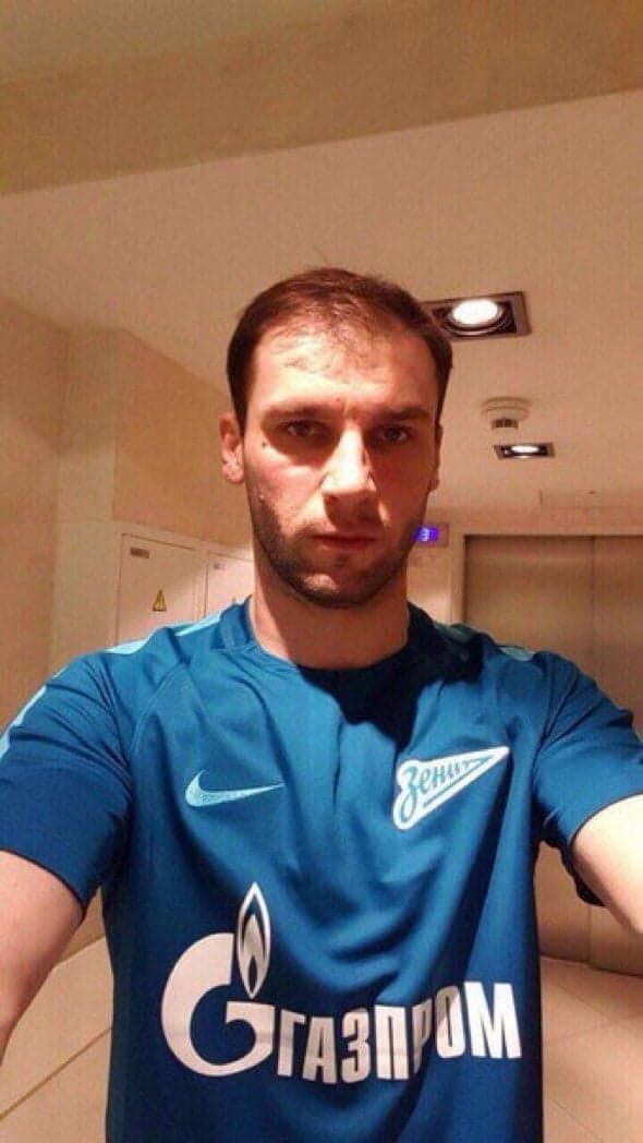 Ivanovic com a camisa do Zenit