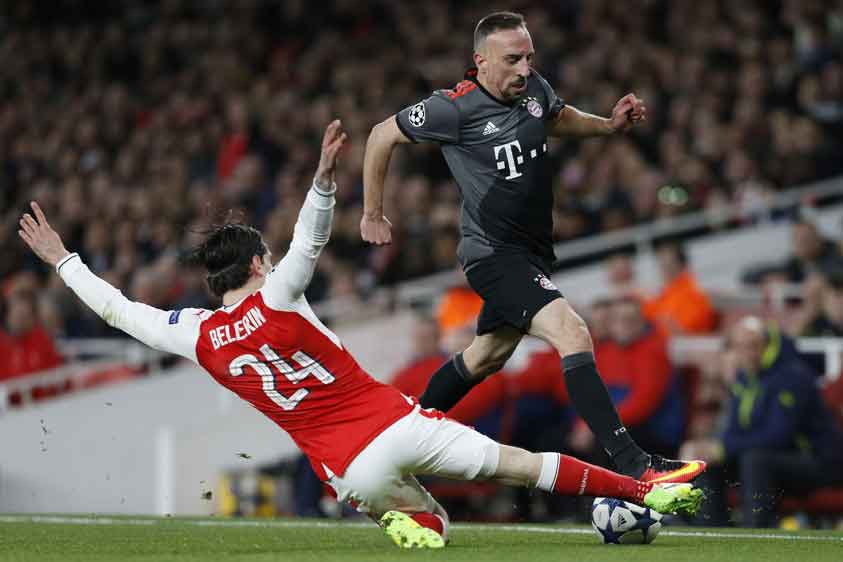 Bellerín e Ribéry - Arsenal x Bayern de Munique