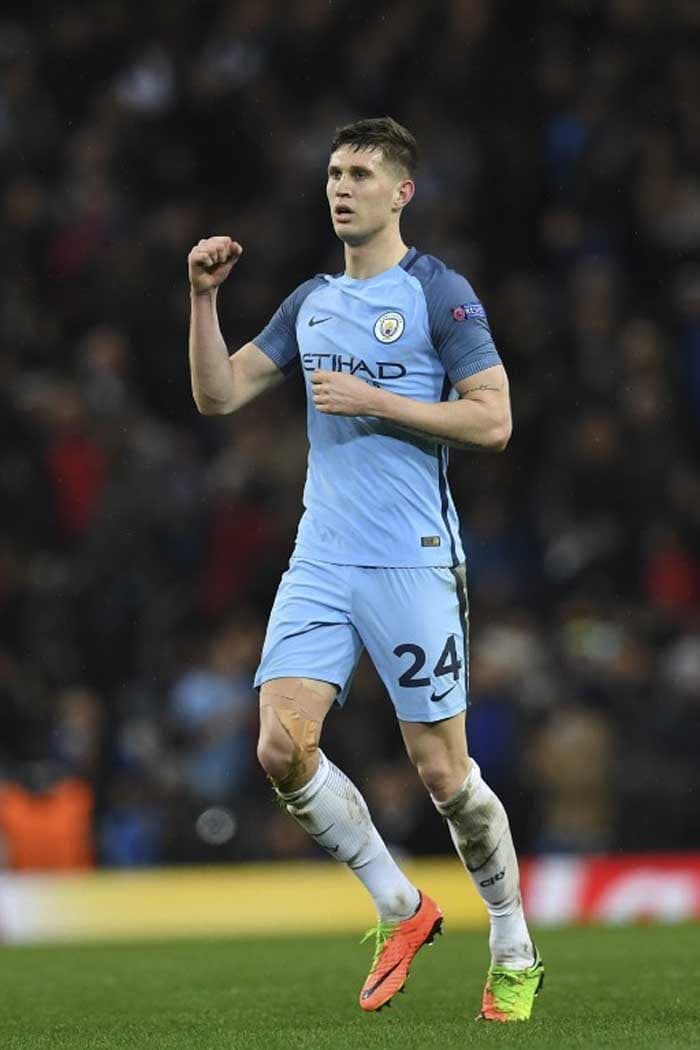John Stones (Manchester City, 22 anos, zagueiro): O jovem inglês é versátil, podendo atuar na zaga ou na lateral direita