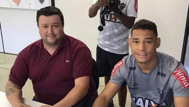 Rafael Furtado assinou com o Atlético-MG na manhã desta terça-feira
