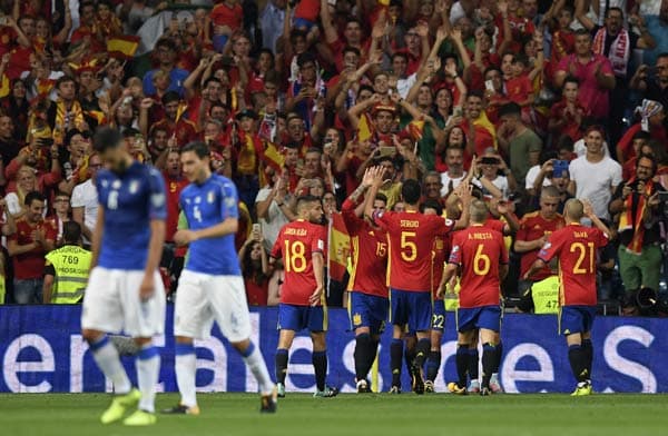 Gol de Isco - Espanha x Itália