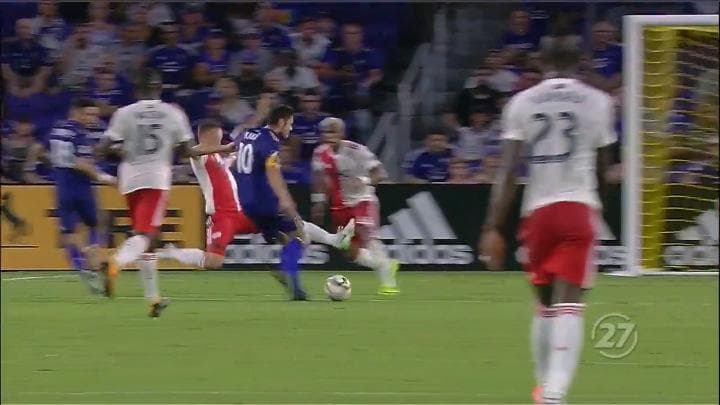 Kaká faz belo gol em goleada do Orlando City