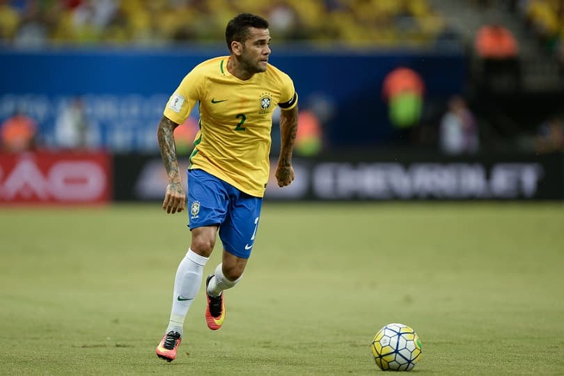 Brasil 2 x 1 Colômbia - Daniel Alves capitão