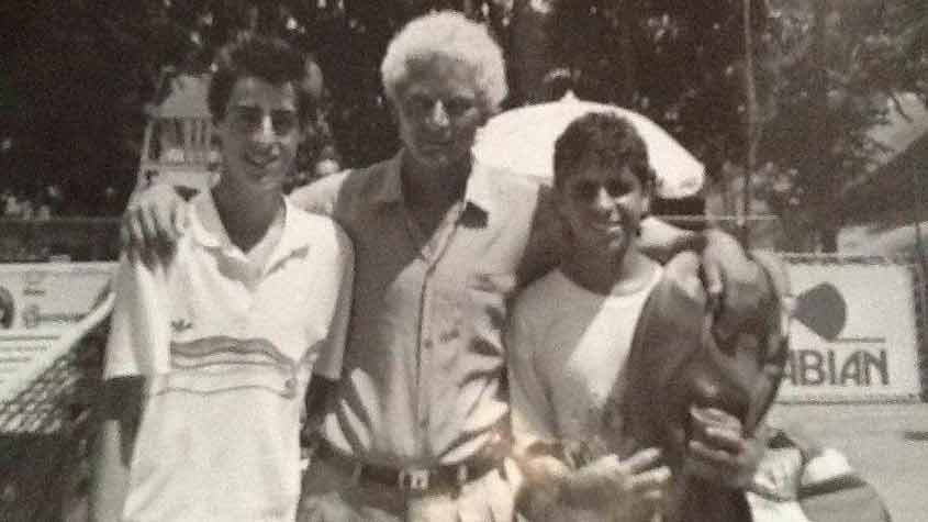Fernando Meligeni (à esquerda), Nunes (centro) e o ex-tenista Marcelo Cesana (à direita) em 1989