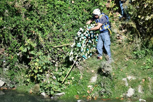 Coroa de Flores achada dentro do Rio Tevere - Lazio