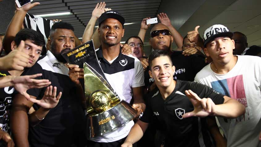 Após um ano de 2014 desastroso, o Botafogo conquista o título da Série B do Campeonato Brasileiro de 2015 e retorna ao local de onde jamais deveria ter saído: a Primeira Divisão