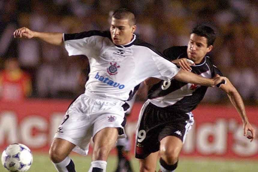 Luizão, com 15 gols, foi o artilheiro de 2000 defendendo o Corinthians