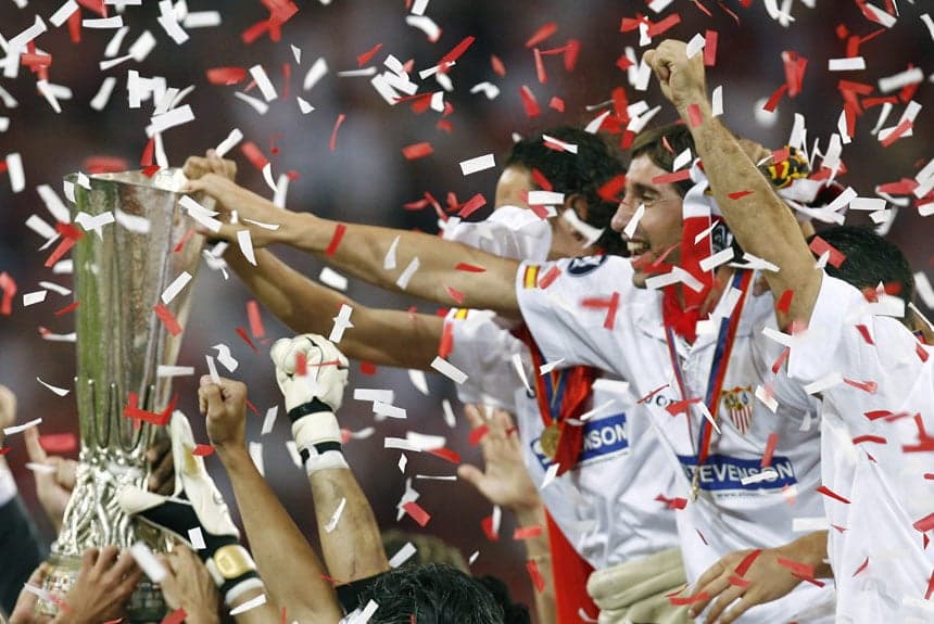 O domínio do Sevilla na Liga Europa começou em 2006 com uma goleada arrasadora sobre o Middlesbrough da Inglaterra: 4 a 0. Daniel Alves, Renato e Luís Fabiano, que fez um dos gols, integravam o elenco espanhol.