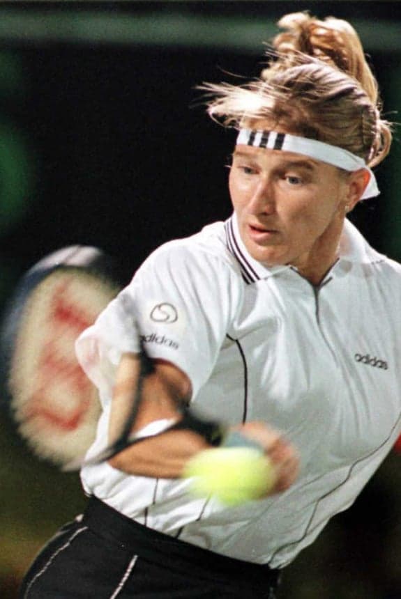 Também com seis conquistas aparece a alemã Steffi Graf, ganhadora em 1987, 1988, 1993, 1995, 1996, 1999