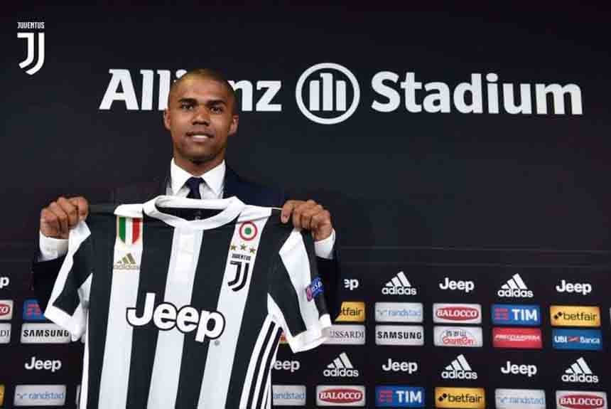 A Juventus pagou 40 milhões de euros, cerca de R$ 184 milhões, ao Bayern de Munique pelos direitos econômicos do meia Douglas Costa