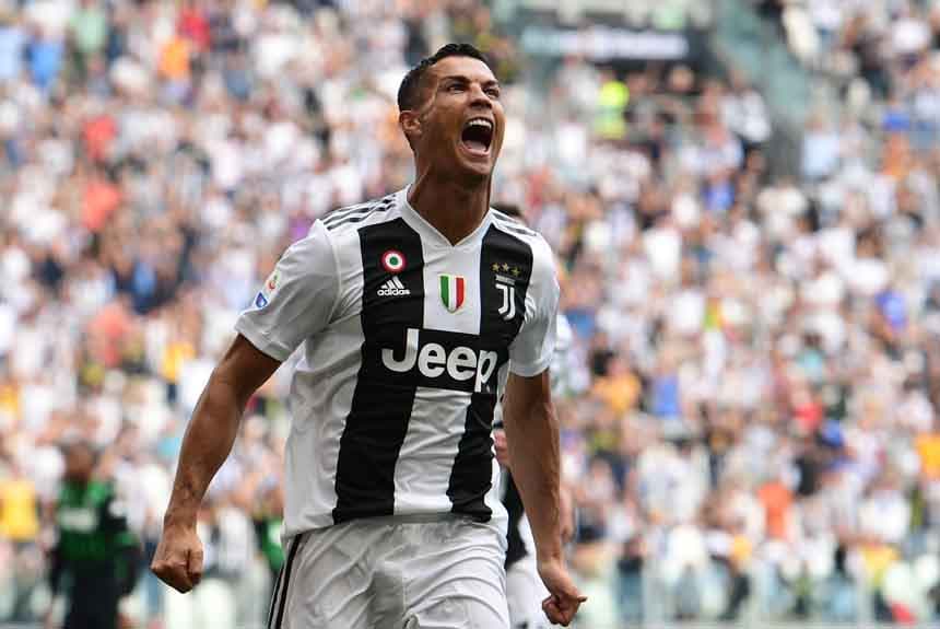 CR7 comemorando o primeiro gol dele em jogos oficiais pela Juventus