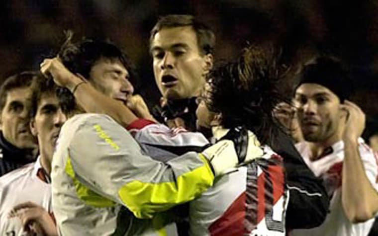 Semifinais da Libertadores de 2004 - Boca x River - Marcelo Gallardo expulso