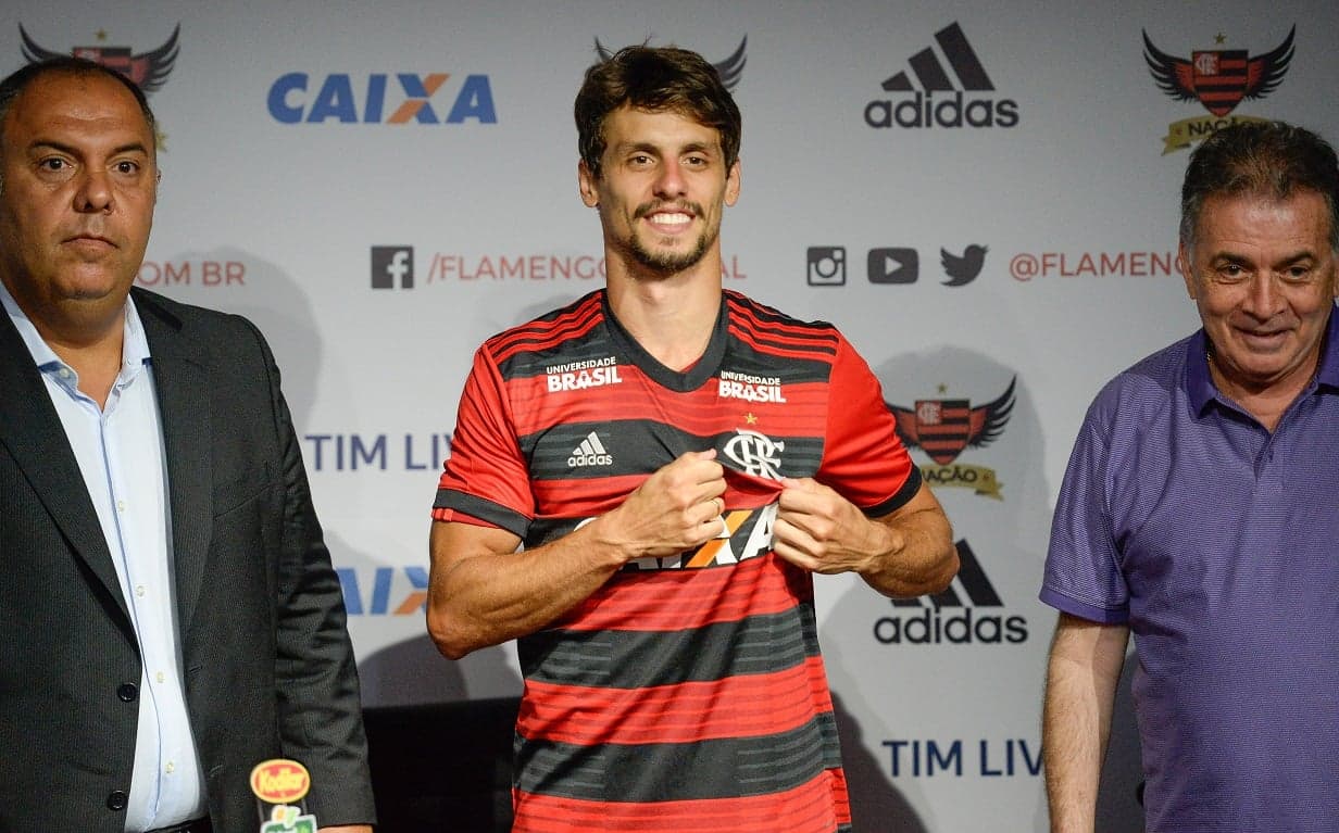 Rodrigo Caio foi apresentado no Flamengo nesta quinta-feira