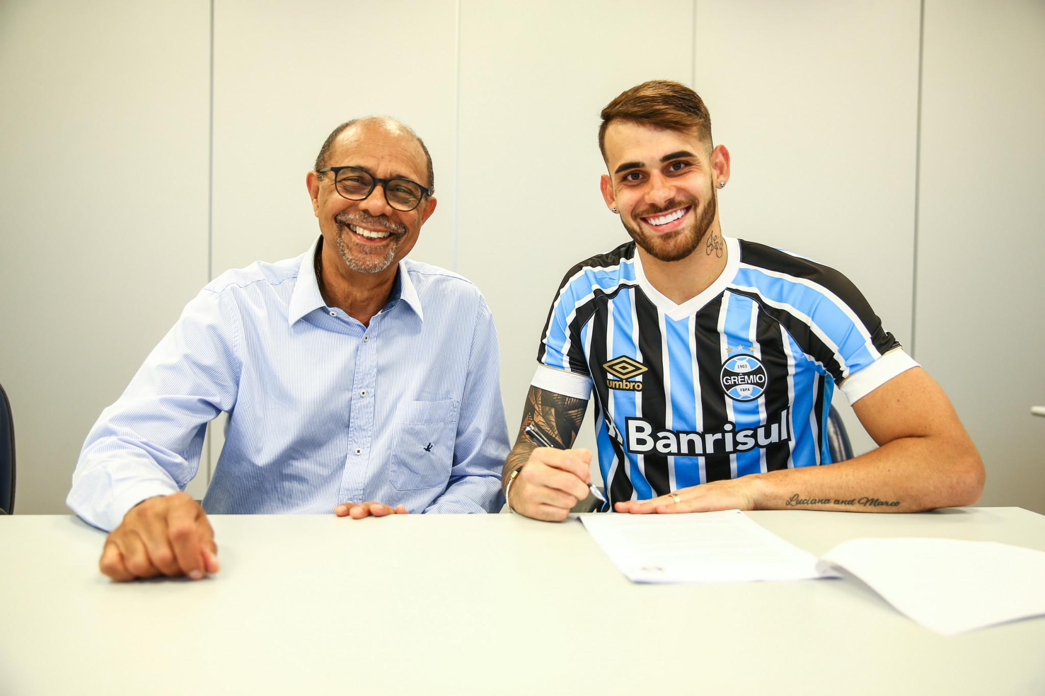 Felipe Vizeu anunciado pelo Grêmio
