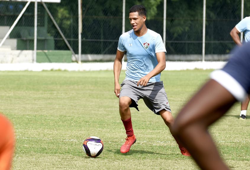 Samuel (atacante de 18 anos do Fluminense)