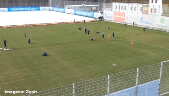Jogador do Zenit cai durante treino