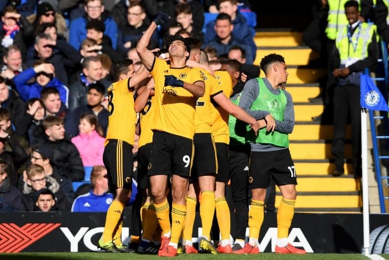 Wolverhampton comemora gol marcado no Chelsea