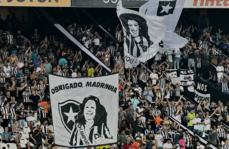 Botafogo x Bahia - Beth Carvalho