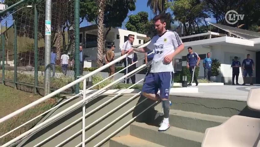 Messi treinou com a Argentina na Cidade do Galo