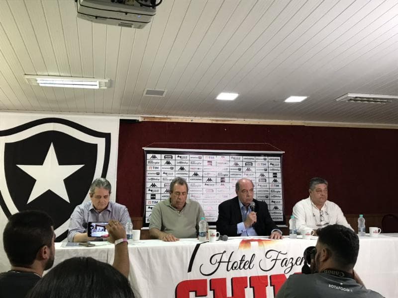 Coletiva de dirigentes do Botafogo