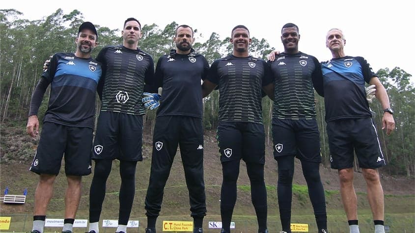 Herrera, Gatito, Cavalieri, Loureiro, Saulo e Tenius - Botafogo