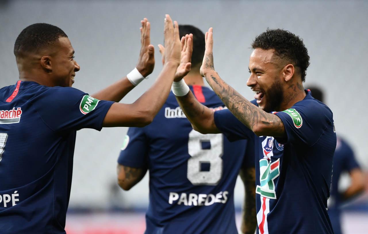 PSG x Saint-Étienne - Comemoração - Neymar e Mbappé