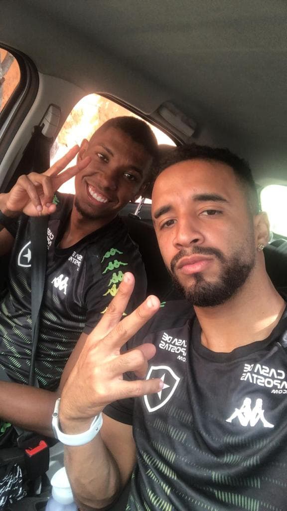 Caio Alexandre e Kanu - Botafogo