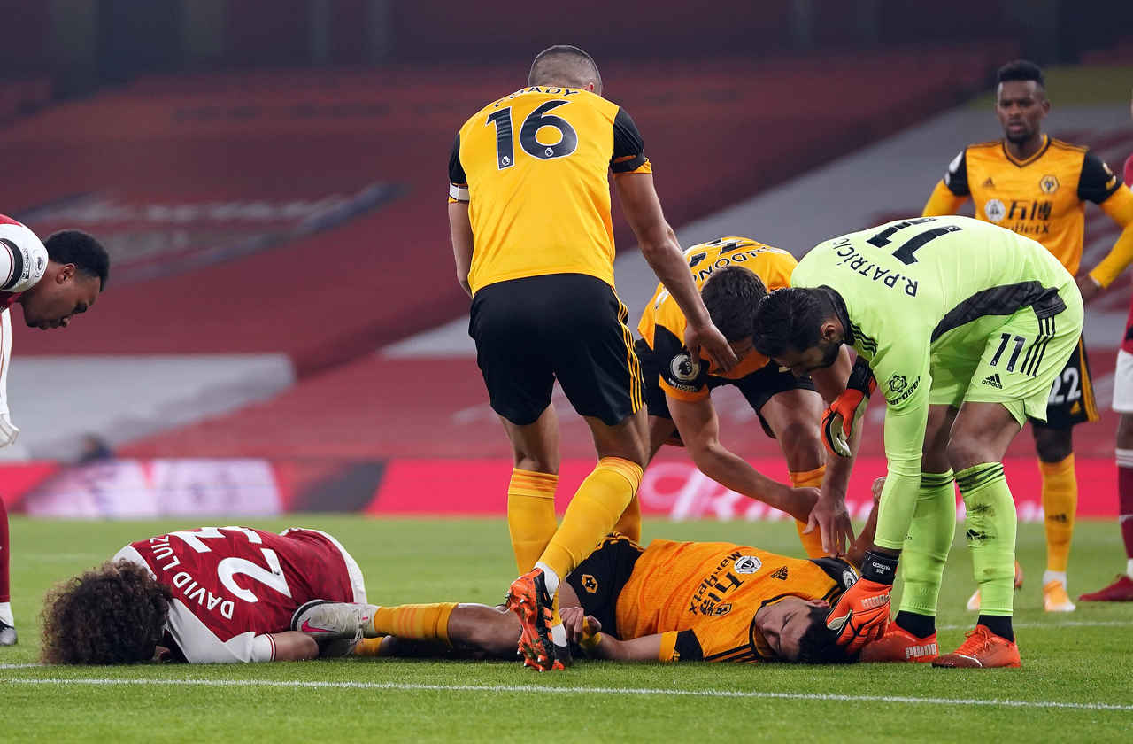 Arsenal x Wolverhampton - David Luiz e Raúl Jiménez machucados
