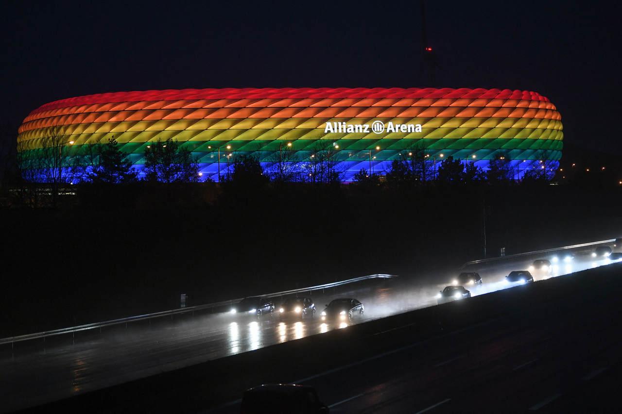 Allianz Arena - Bayern de Munique - Arco-íris - LGBT
