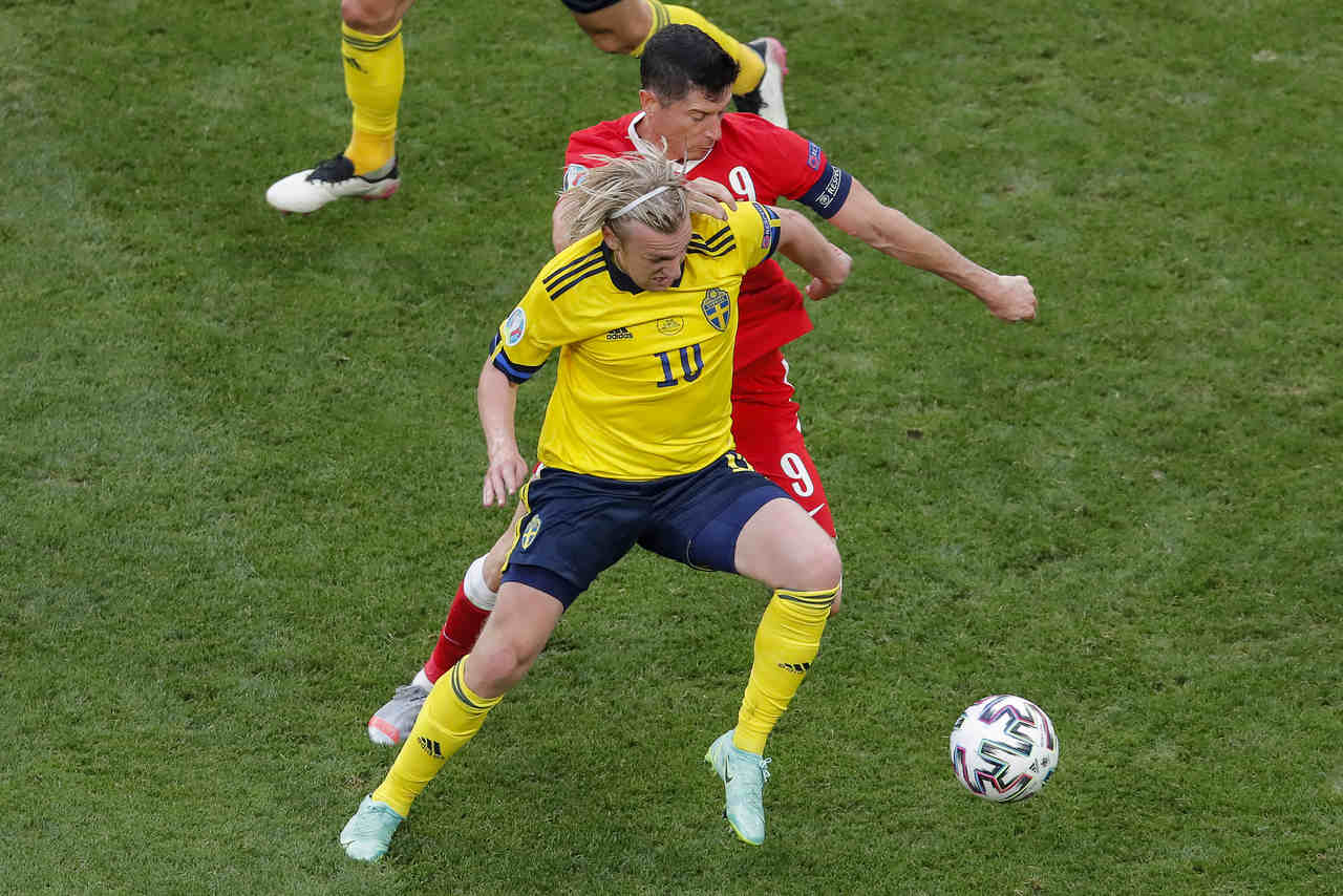 Suécia x Polônia - Emil Forsberg e Lewandowski
