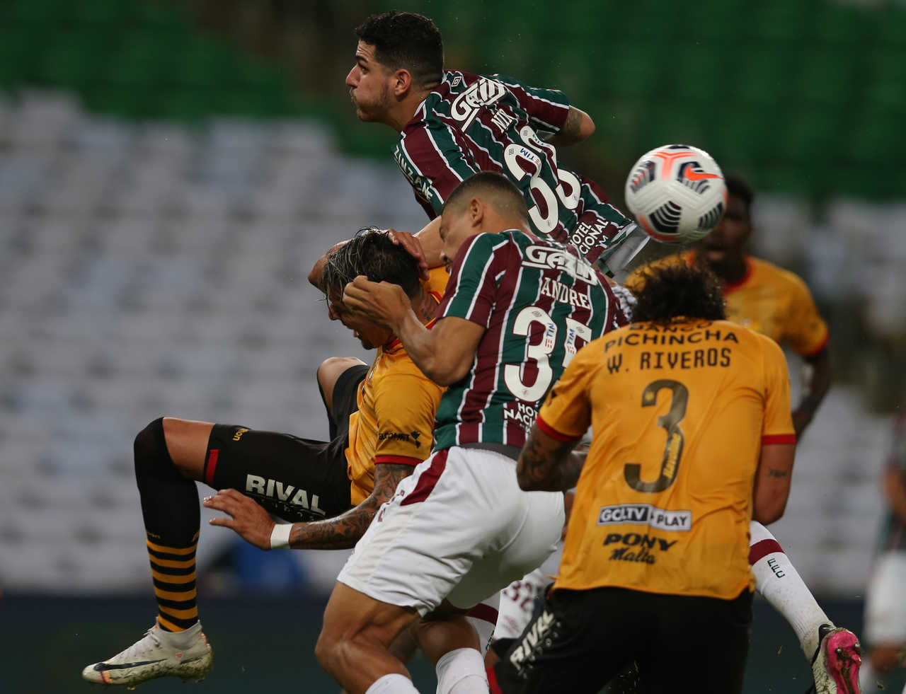 Fluminense x Barcelona de Guayaquil - Nino e André