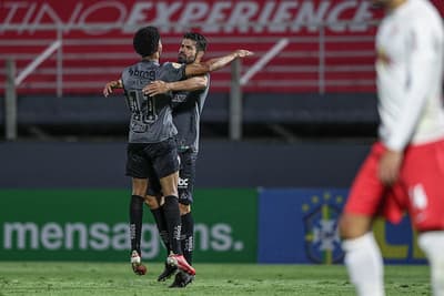 Diego começou muito bem sua passagem pelo Galo marcando o gol de empate diante do Bragantino