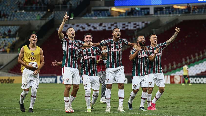 Fluminense x Flamengo - Time comemorando com a torcida
