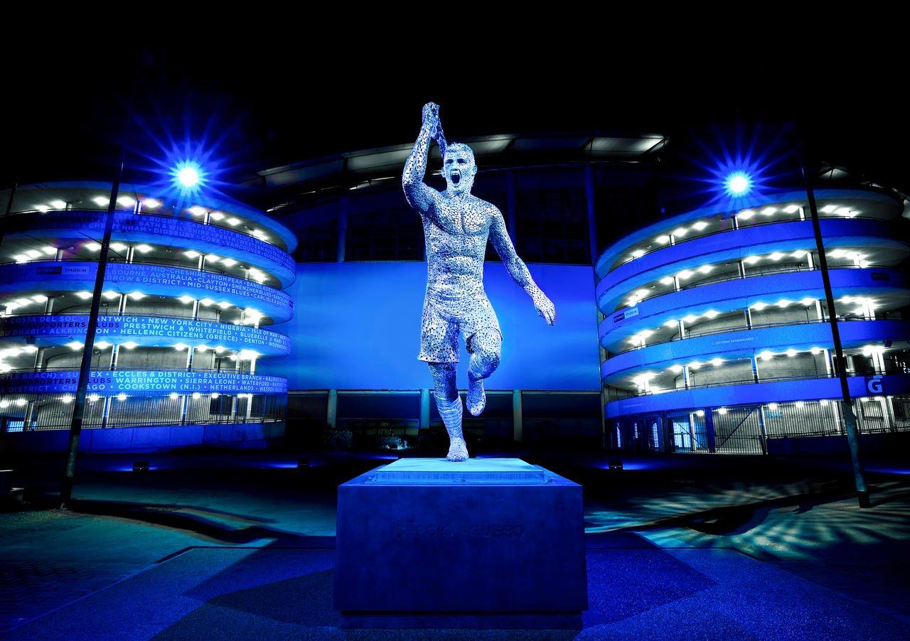 Estátua do Agüero no Manchester City