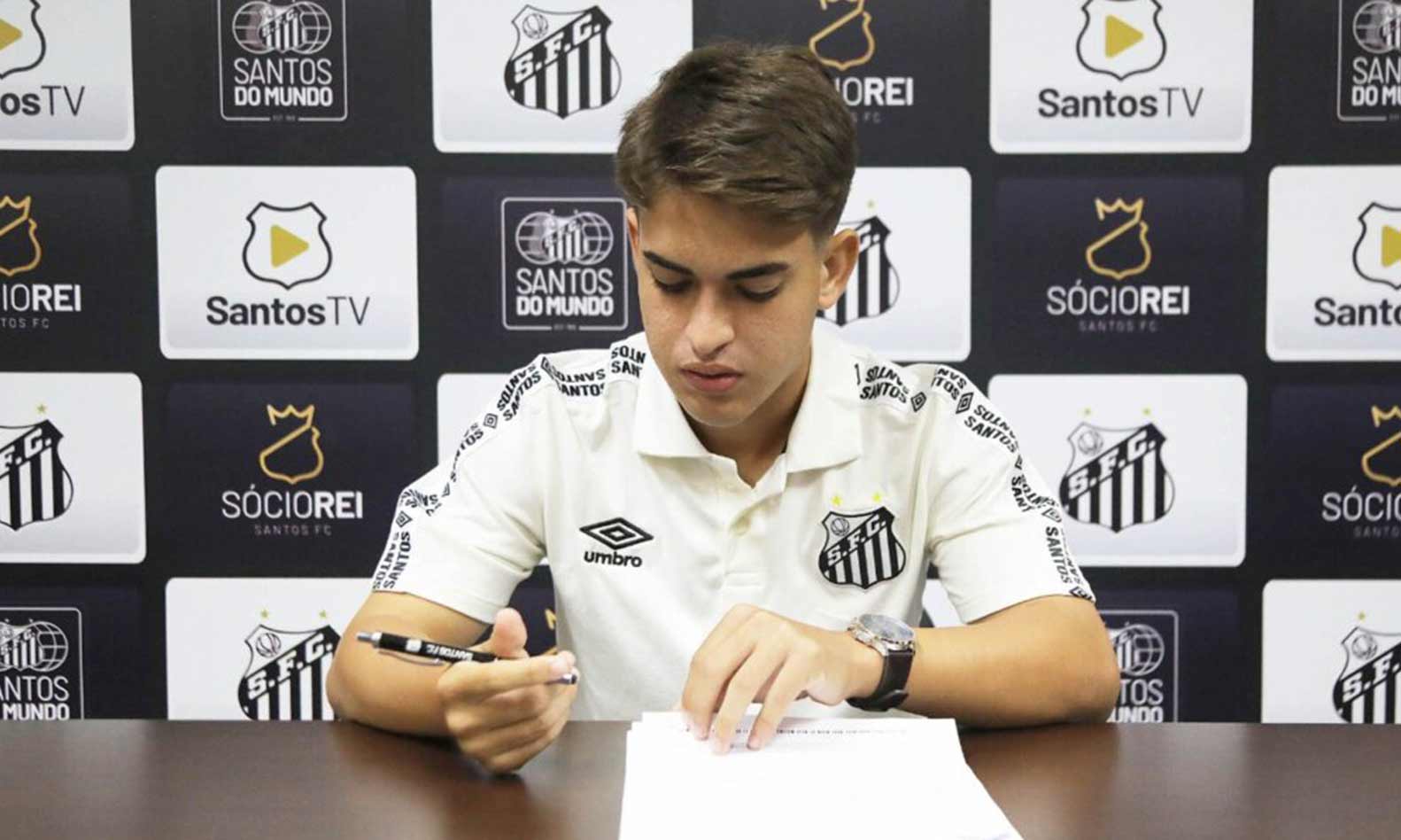Matheus Lima - Meia do Santos - Assinatura do primeiro contrato