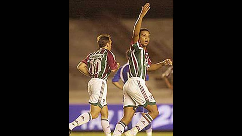 Marcelo comemorando o gol pelo Fluminense