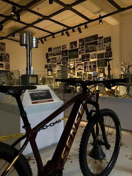 Bicicleta do Fred na Sala de troféus
